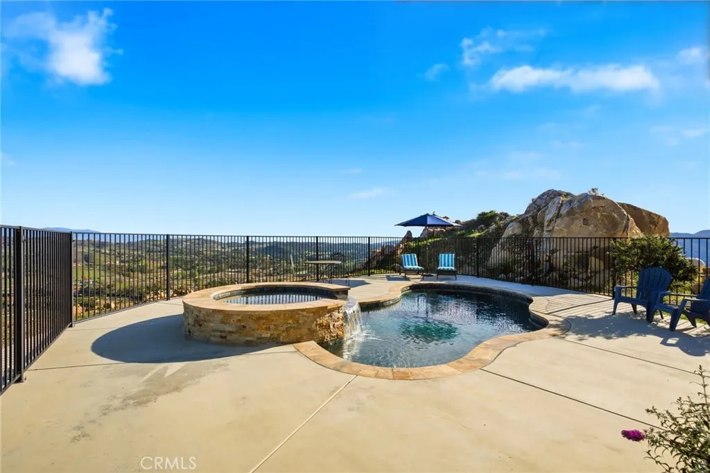 39472 Vista Del Bosque, Murrieta, California 92562 home-pic-31